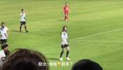 王晶眼光如何❓️晶女郎邱意浓踢球被判手球犯规😂