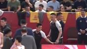 被联盟罚款2万！杜锋上场怒喷主裁判：CTMD，对面拉人你不判