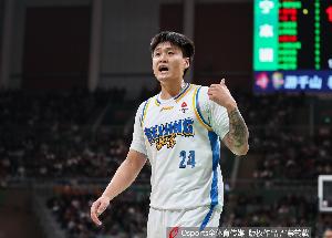 媒体人：喜欢厌恶赵睿的大有人在 球员可以发挥失常但不能没拼劲